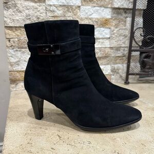 AQUATALIA Black Suede Italian Ankle Boots Women’s SIZE 9.5 with Side Zippers